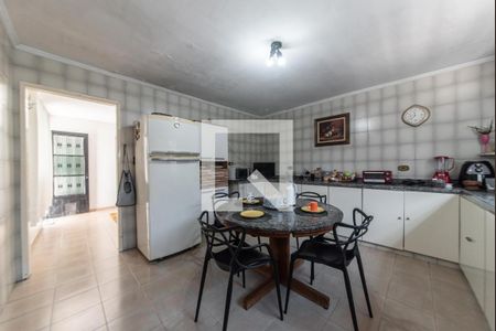 Casa à venda com 275m², 3 quartos e sem vaga Casa à venda com 275m², 3 quartos e sem vagaCozinha