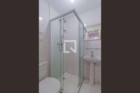 Banheiro de apartamento para alugar com 2 quartos, 52m² em Vila da Oportunidade, Carapicuíba
