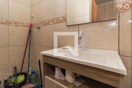Banheiro de apartamento para alugar com 1 quarto, 55m² em Sarandi, Porto Alegre