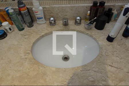 Casa de condomínio à venda com 431m², 6 quartos e 6 vagasBanheiro da Suíte 3