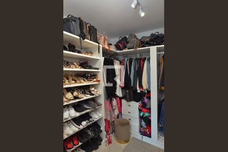 Casa de condomínio à venda com 431m², 6 quartos e 6 vagasCloset da suíte 1