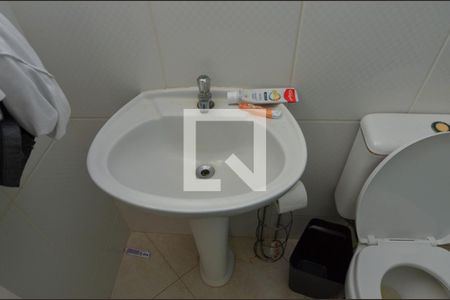 Casa de condomínio à venda com 431m², 6 quartos e 6 vagasBanheiro de Serviço