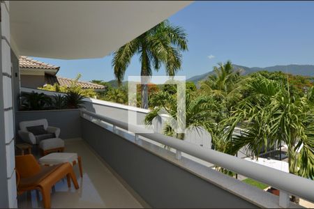 Casa de condomínio à venda com 431m², 6 quartos e 6 vagasVaranda da suite