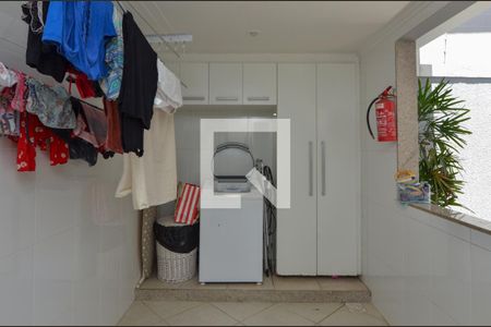 Casa de condomínio à venda com 431m², 6 quartos e 6 vagasÁrea de serviço