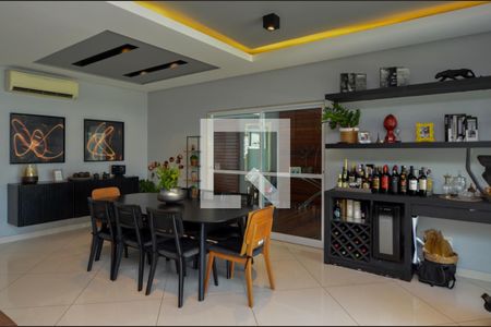 Sala de casa de condomínio à venda com 6 quartos, 431m² em Barra da Tijuca, Rio de Janeiro