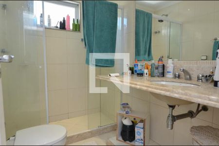 Casa de condomínio à venda com 431m², 6 quartos e 6 vagasBanheiro da Suíte 3