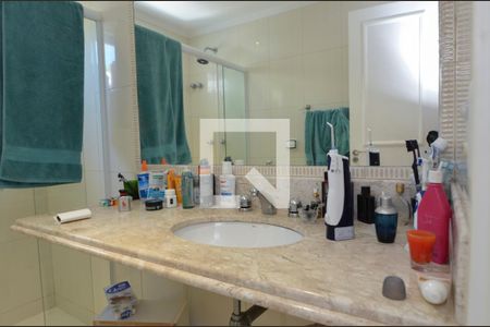 Casa de condomínio à venda com 431m², 6 quartos e 6 vagasBanheiro da Suíte 3