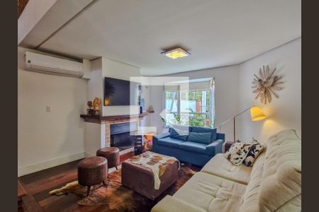 Sala de casa à venda com 4 quartos, 200m² em Jardim Itu, Porto Alegre