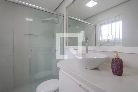 Banheiro suite 1 de casa à venda com 4 quartos, 200m² em Jardim Itu, Porto Alegre