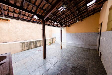 Casa para alugar com 120m², 3 quartos e 1 vagaÁrea de serviço