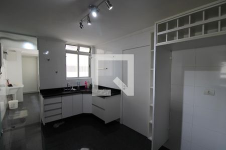 Apartamento à venda com 135m², 3 quartos e 2 vagasSala integrada com a cozinha