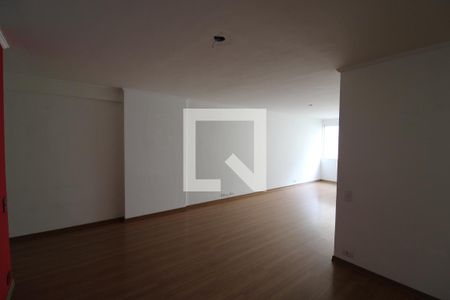 Apartamento à venda com 135m², 3 quartos e 2 vagasSala integrada com a cozinha