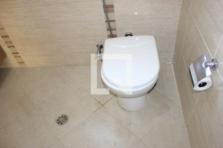 Casa para alugar com 128m², 3 quartos e 10 vagasBanheiro