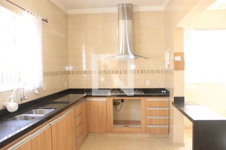 Casa para alugar com 128m², 3 quartos e 10 vagasCozinha