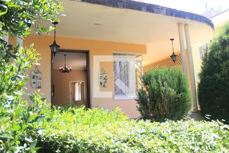 Casa para alugar com 128m², 3 quartos e 10 vagasFachada