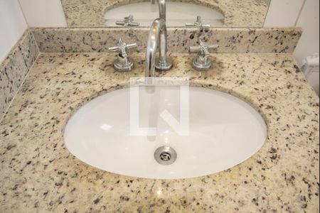 Apartamento para alugar com 67m², 2 quartos e 2 vagasBanheiro