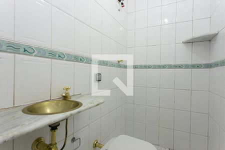 Casa à venda com 182m², 4 quartos e 4 vagasBanheiro de serviço