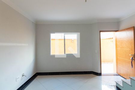 Sala de casa de condomínio para alugar com 2 quartos, 63m² em Vila Ponte Rasa, São Paulo