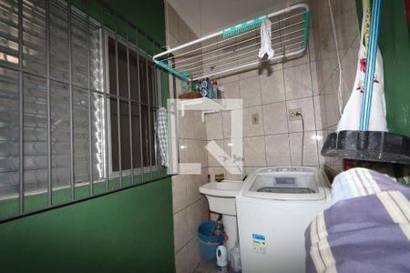 Casa à venda com 80m², 2 quartos e 2 vagasLavanderia