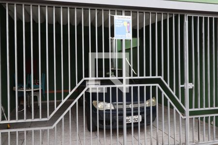 Casa à venda com 80m², 2 quartos e 2 vagasPortão