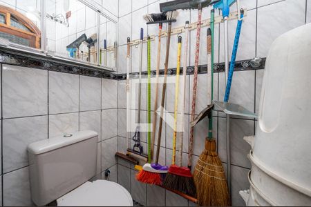 Casa à venda com 143m², 3 quartos e 2 vagas Casa à venda com 143m², 3 quartos e 2 vagasBanheiro de serviço