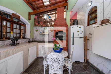 Casa à venda com 143m², 3 quartos e 2 vagas Casa à venda com 143m², 3 quartos e 2 vagasChurrasqueira