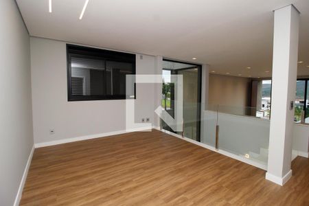 Casa de condomínio à venda com 440m², 4 quartos e 4 vagasSala 2