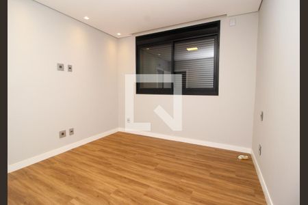 Casa de condomínio à venda com 440m², 4 quartos e 4 vagasSuite 2