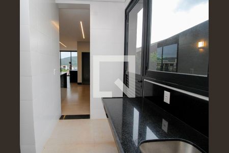 Casa de condomínio à venda com 440m², 4 quartos e 4 vagasArea de Serviço