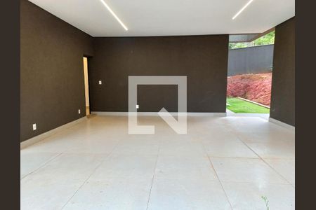 Casa de condomínio à venda com 440m², 4 quartos e 4 vagasGaragem