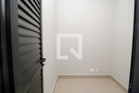 Casa de condomínio à venda com 440m², 4 quartos e 4 vagasQuarto de Serviço