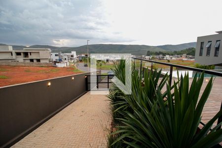 Casa de condomínio à venda com 440m², 4 quartos e 4 vagasGaragem