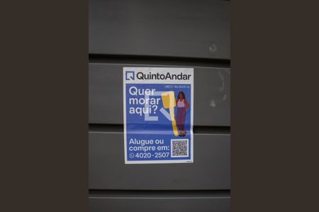 Casa à venda com 180m², 2 quartos e 4 vagas Casa à venda com 180m², 2 quartos e 4 vagasPlaquinha