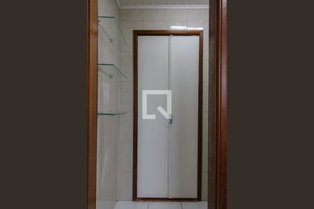 Casa à venda com 180m², 2 quartos e 4 vagas Casa à venda com 180m², 2 quartos e 4 vagasBanheiro