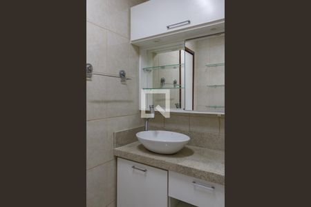 Casa à venda com 180m², 2 quartos e 4 vagas Casa à venda com 180m², 2 quartos e 4 vagasBanheiro