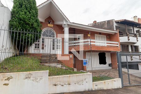 Casa à venda com 250m², 3 quartos e 2 vagas Casa à venda com 250m², 3 quartos e 2 vagasFachada