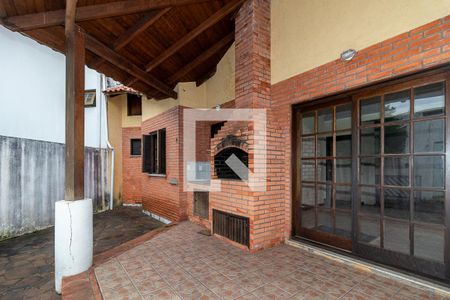 Casa à venda com 250m², 3 quartos e 2 vagas Casa à venda com 250m², 3 quartos e 2 vagasChurrasqueira