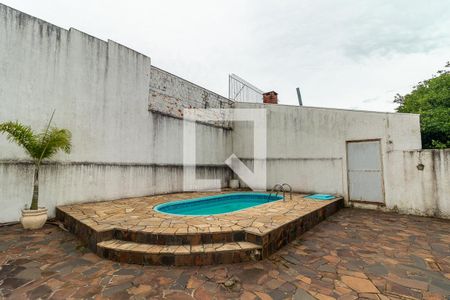Casa à venda com 250m², 3 quartos e 2 vagas Casa à venda com 250m², 3 quartos e 2 vagasPiscina