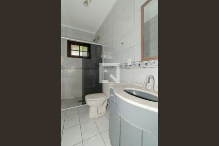 Casa à venda com 250m², 3 quartos e 2 vagas Casa à venda com 250m², 3 quartos e 2 vagasBanheiro