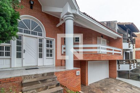 Casa à venda com 250m², 3 quartos e 2 vagas Casa à venda com 250m², 3 quartos e 2 vagasFachada