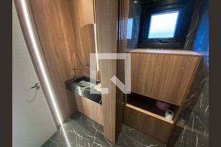 Casa de condomínio à venda com 188m², 4 quartos e 4 vagasLavabo