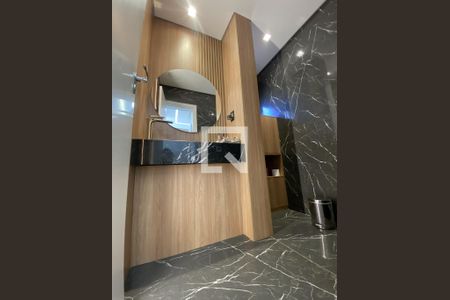 Casa de condomínio à venda com 188m², 4 quartos e 4 vagasLavabo