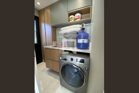 Casa de condomínio à venda com 188m², 4 quartos e 4 vagasÁrea de Serviço