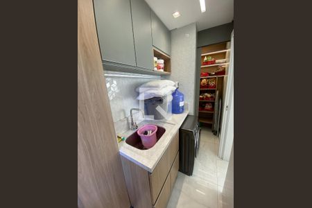 Casa de condomínio à venda com 188m², 4 quartos e 4 vagasÁrea de Serviço