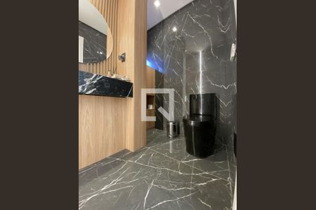 Casa de condomínio à venda com 188m², 4 quartos e 4 vagasLavabo