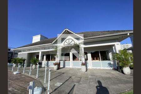 Casa de condomínio à venda com 188m², 4 quartos e 4 vagasÁrea comum - Salão de festas