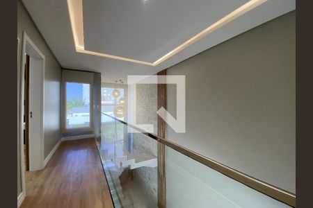 Casa de condomínio à venda com 188m², 4 quartos e 4 vagas Detalhe corredor