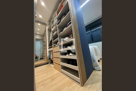 Casa de condomínio à venda com 188m², 4 quartos e 4 vagasCloset da suíte 4