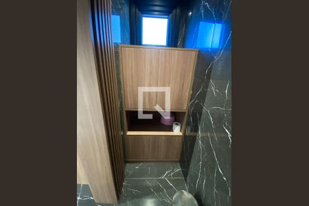 Casa de condomínio à venda com 188m², 4 quartos e 4 vagasLavabo