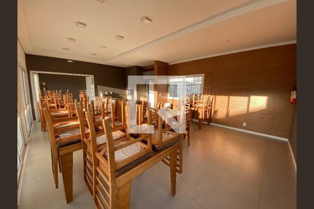 Casa de condomínio à venda com 188m², 4 quartos e 4 vagasÁrea comum - Salão de festas